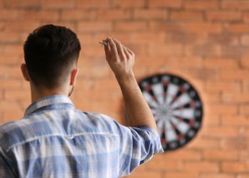 Comment protéger votre mur lorsque vous jouez aux fléchettes? 7 Comment protéger votre mur lorsque vous jouez aux fléchettes